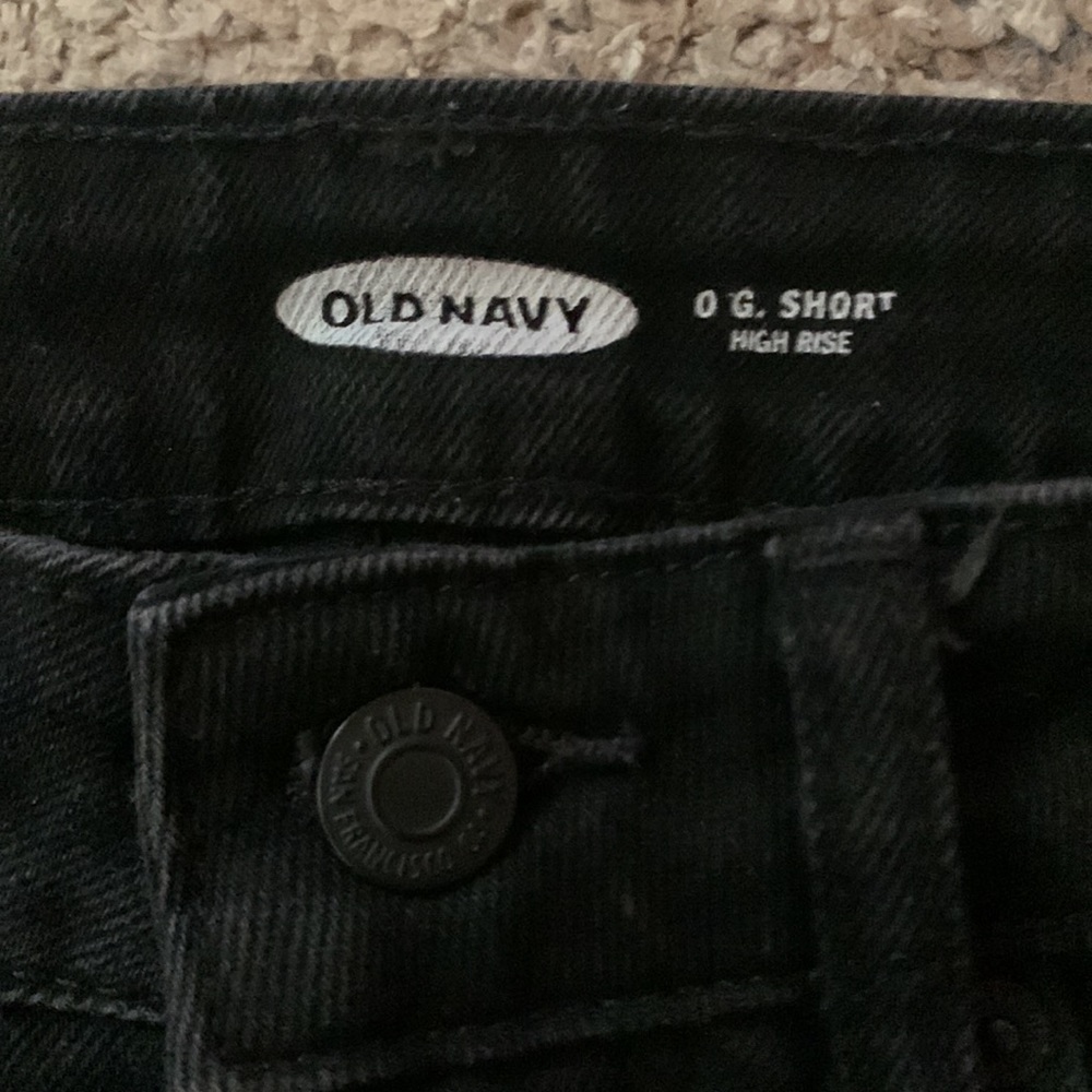 Shorts - Picture 2 of 4